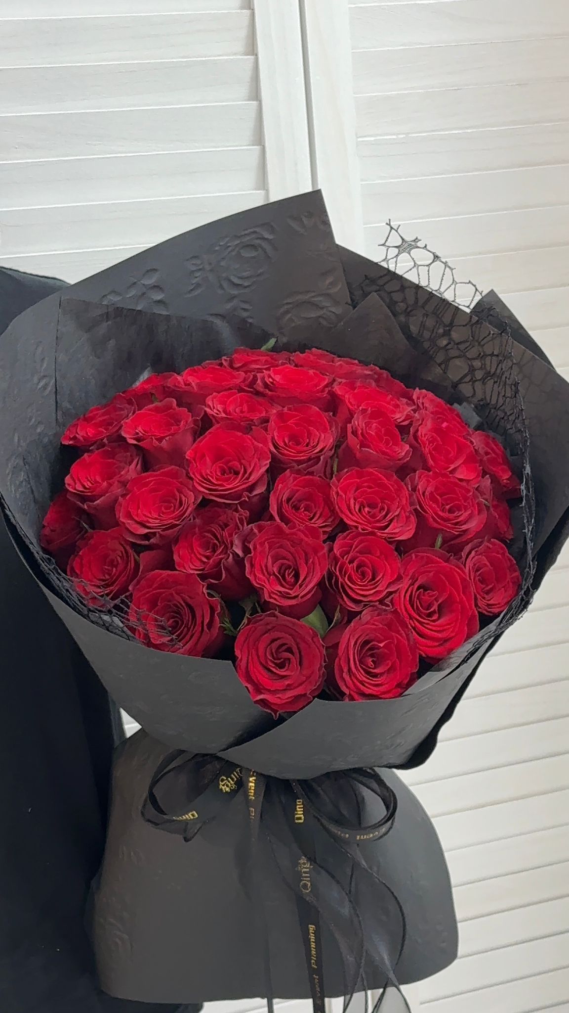 Dark Romance Rose Bouquet (HB 35)