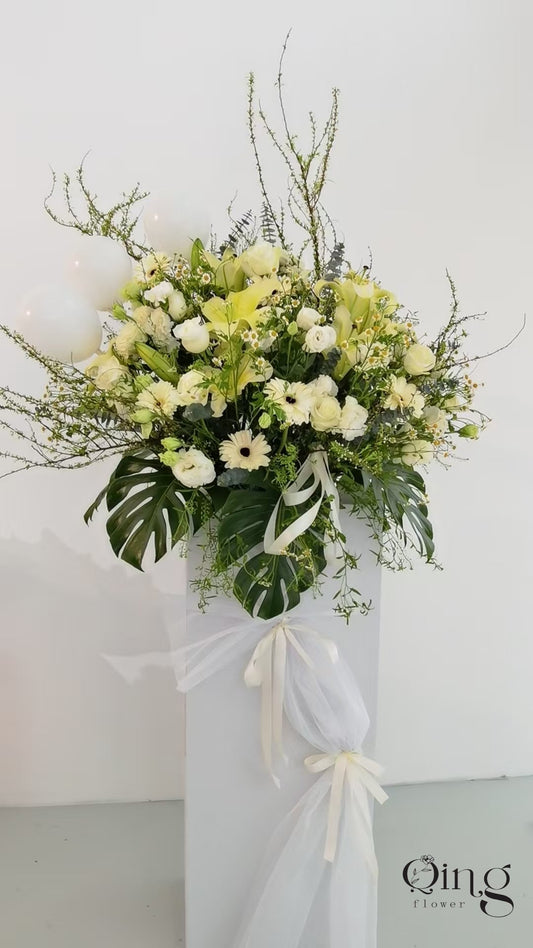 Ivory Radiance Arrangement (CF 01)