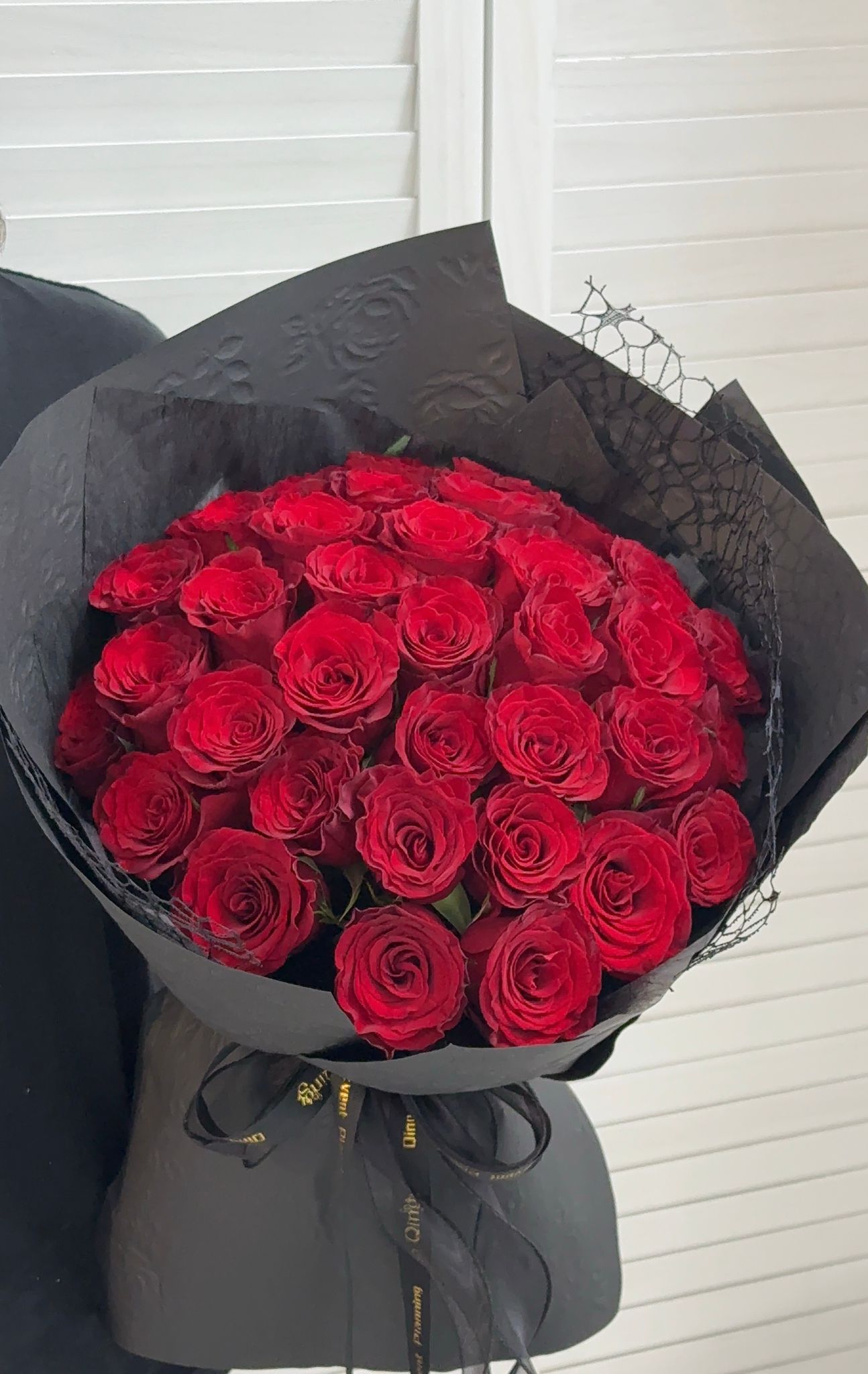 Dark Romance Rose Bouquet (HB 35)
